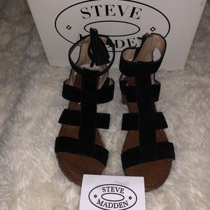 Steve Madden cut out sandals
